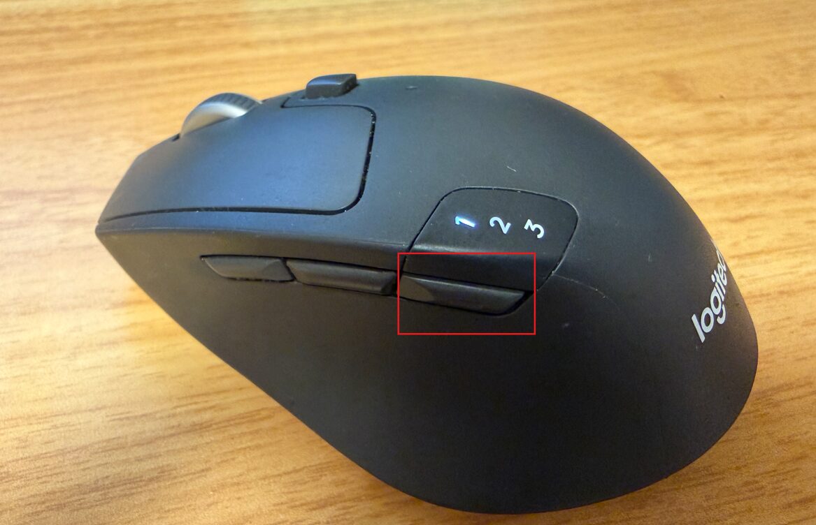 M720rのEasy-Switchボタン(赤枠部分)